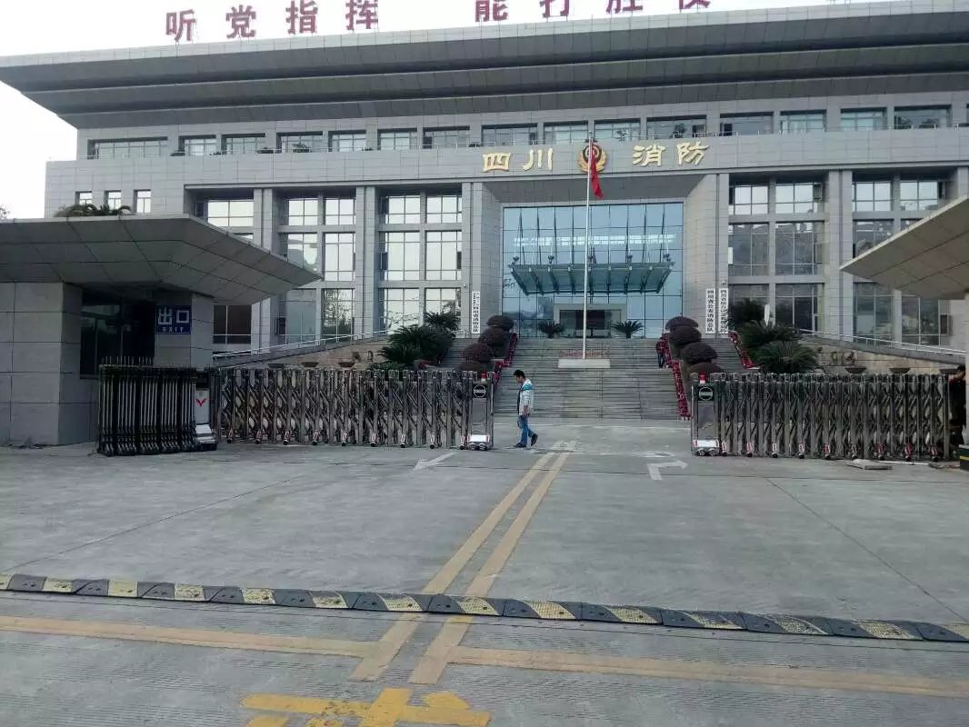 重庆巫溪县重庆巫溪县四川消防总队伸缩门